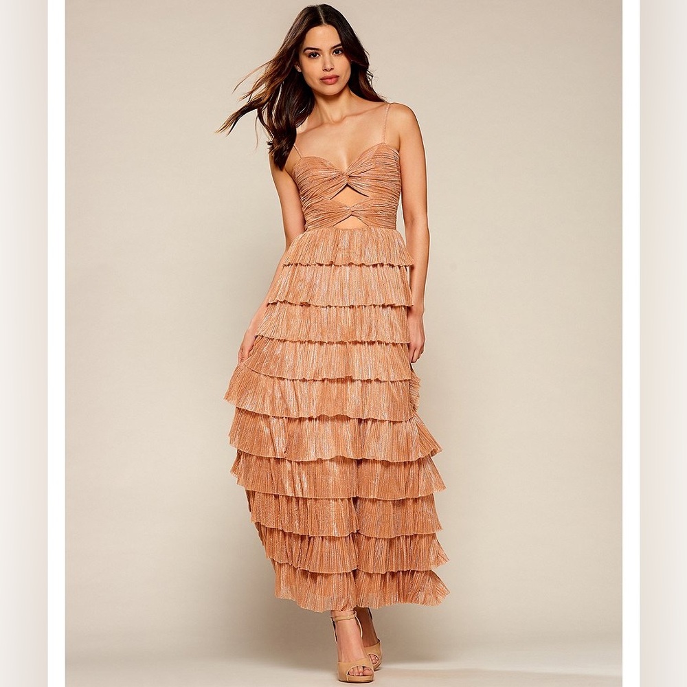 NWT Gianni Bini
Grace Metallic Plisse Sweetheart Neck Cut-Out Tiered Dre…